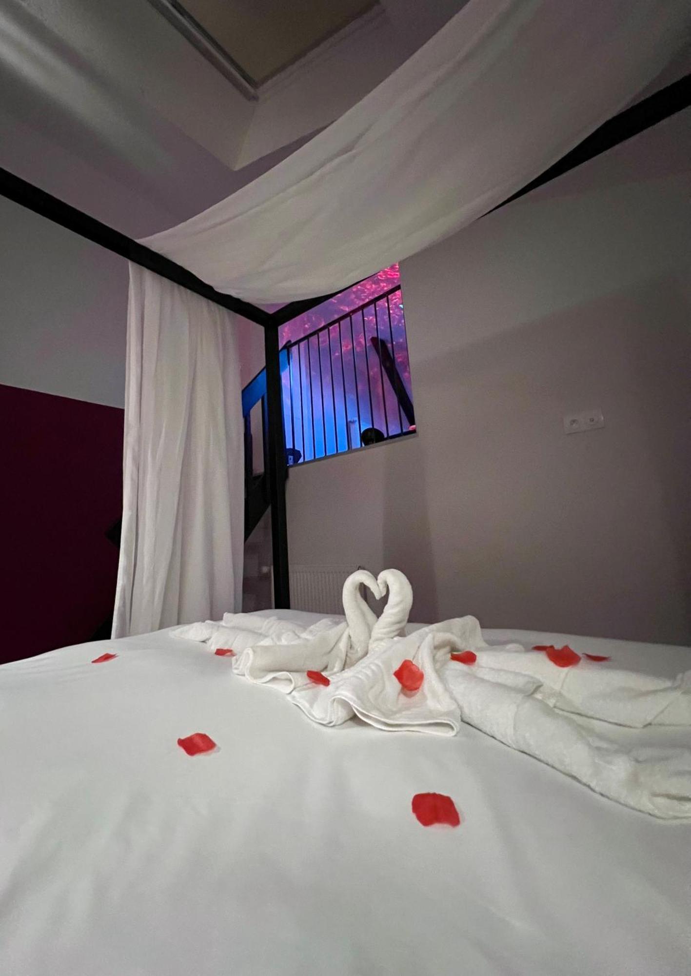 50 Nuances D'Amour - Jacuzzi / Massage / Cinema Moirans Exteriér fotografie